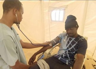 الدعم السريع ينقذمواطنين من مصير مجهول في عمق الصحراء الدعم السريع ينقذمواطنين من مصير مجهول في عمق الصحراء