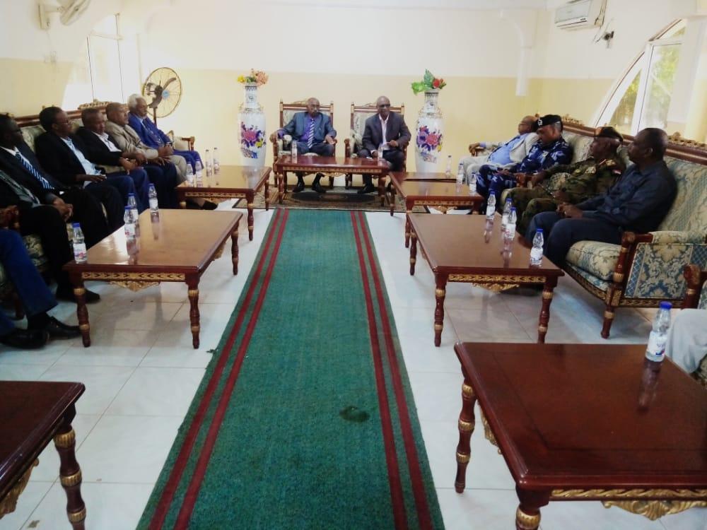 المراجع القومي يستهل زيارته للجزيرة بلقاء الوالي المراجع القومي يستهل زيارته للجزيرة بلقاء الوالي