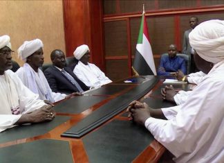 الهادي إدريس يطلع على الأوضاع بمحلية قريضة الهادي إدريس يطلع على الأوضاع بمحلية قريضة