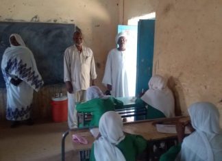 والي نهرالنيل يقرع جرس بداية امتحانات شهادة الاساس من مدارس الحصايا بالدامر والي نهرالنيل يقرع جرس بدايةامتحانات شهادةالاساس من مدارس الحصايا بالدامر