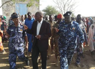 والي وسط دارفور المكلف يشدد على ضرورة حفظ الأمن ومحاربة الظواهر السالبة والي وسط دارفورالمكلف يشدد على ضرورةحفظ الأمن ومحاربة الظواهر السالبة