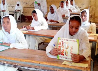 والي البحر الأحمر يقرع جرس انطلاقة الإمتحانات والي البحر الأحمر يقرع جرس انطلاقة الإمتحانات