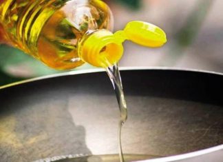 أضرار استخدام زيت القلي أكثر من مرة أضرار استخدام زيت القلي أكثر من مرة