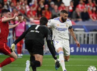 خبير تحكيمي: هدف بنزيما الملغى صحيح لهذا السبب خبير تحكيمي: هدف بنزيما الملغى صحيح لهذا السبب