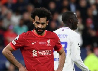 جماهير ريال مدريد في مصر يهتفون ضد محمد صلاح…فيديو جماهير ريال مدريد في مصر يهتفون ضد محمد صلاح...فيديو