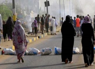 دعوات لمواكب وتتريس العاصمة استعدادا لذكرى فض الاعتصام دعوات لمواكب وتتريس العاصمة استعداد لذكرى فض الاعتصام