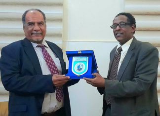 اجتماع مطول بين وزير التعليم العالي وإدارة جامعة الخرطوم اجتماع مطول بين وزير التعليم العالي وإدارة جامعة الخرطوم