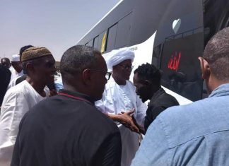 والي الجزيرة يستقبل بعثة النادي الأهلي والي الجزيرة يستقبل بعثة النادي الأهلي