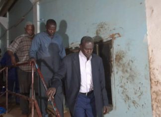 والي الخرطوم يتابع عودة الضخ العالي لمحطة مياه بحري والي الخرطوم يتابع عودة الضخ العالي لمحطة مياه بحري