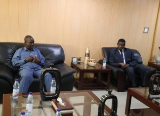 والي شرق دارفور يشيد بجهود مصرف الإدخار والي شرق دارفور يشيد بجهود مصرف الإدخار