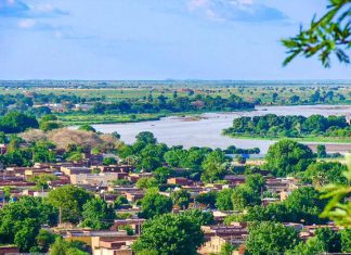 وفد أممي يزور الجنينية تحت مظلة القرار 1591 وفد أممي يزور الجنينية تحت مظلة القرار (1591)