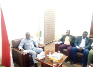 والي الشمالية يبحث مع وفد الموارد المعدنية تعظيم الايرادات والي الشمالية يبحث مع وفد الموارد المعدنية تعظيم الايرادات