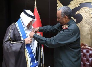 رئيس مجلس السيادة يستقبل سفير دولة الكويت بمناسبة إنتهاء فترةعمله رئيس مجلس السيادة يستقبل سفير دولة الكويت بمناسبة إنتهاء فترةعمله