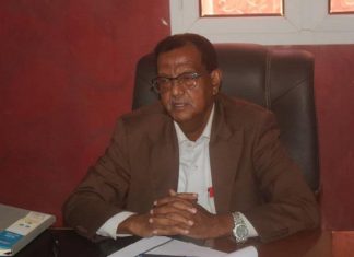 حامد يتفقد نادي الأمير ويلتقي إتحاد كرة القدم بجبل أولياء حامد يتفقد نادي الأمير ويلتقي إتحاد كرة القدم بجبل أولياء