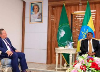 بحثا مفاوضات “سد النهضة” .. لقاء بين المبعوث الأمريكي للقرن الأفريقي و وزير الخارجية الإثيوبي بحثا مفاوضات “سد النهضة” .. لقاء بين المبعوث الأمريكي للقرن الأفريقي و وزير الخارجية الإثيوبي