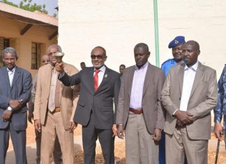 السيادي ووالي الخرطوم ووزير التعليم الاتحادي يقرعون جرس الإمتحانات السيادي ووالي الخرطوم ووزير التعليم الاتحادي يقرعون جرس الإمتحانات