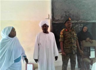 مدير التربية بالشمالية يزور عددا من مراكز الامتحانات بمروي مدير التربية بالشمالية يزور عددا من مراكز الامتحانات بمروي