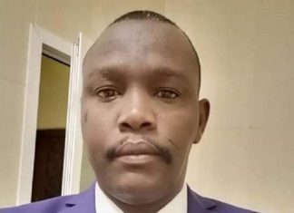 نمر يتفقد عدد من مراكز امتحانات الشهادة بالفاشر نمر يتفقد عدد من مراكز امتحانات الشهادة بالفاشر