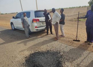 والي الجزيرة يقف على سير العمل في صيانة طريق الخرطوم-مدني والي الجزيرة يقف على سيرالعمل في صيانة طريق الخرطوم-مدني
