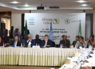 “الثلاثية” تلتقي الحرية والتغيير “القوى الوطنية” (الثلاثية) تلتقي الحرية والتغيير- (القوى الوطنية)