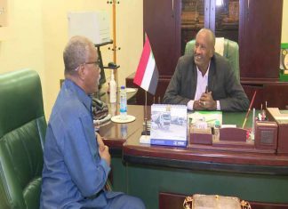 والي كسلا يلتقي امين ديوان الزكاة بالولاية والي كسلا يلتقي امين ديوان الزكاة بالولاية