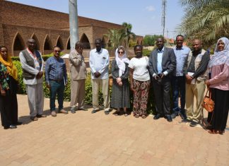 والي شمال كردفان يستقبل وفد الاتحاد الدولي لجمعية تنظيم الأسرة والي شمال كردفان يستقبل وفد الاتحاد الدولي لجمعية تنظيم الأسرة