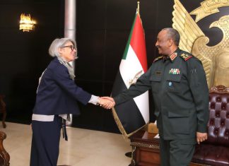 مسؤولة أوروبية تناقش مع البرهان تداعيات إعدام إثيوبيا 7 جنود سودانيين مسؤولة أوروبية تناقش مع البرهان تداعيات إعدام إثيوبيا 7 جنود سودانيين