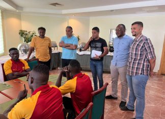 قطب المريخ “علي الفادني” يكرم الرباعي والغرايري قطب المريخ “علي الفادني” يكرم الرباعي والغرايري