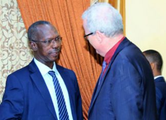 المبعوث البريطاني: لا حلول بسيطة لبلد يواجه تحديات معقدة مثل السودان المبعوث البريطاني: لا حلول بسيطة لبلد يواجه تحديات معقدة مثل السودان