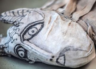 ملوك أوروبا التهموا لحوم مومياوات مصر.. مجلة علمية تكشف عن أخطر زوايا التاريخ ملوك أوروبا التهموا لحوم مومياوات مصر.. مجلة علمية تكشف عن أخطر زوايا التاريخ