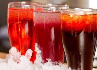 مشروبات ينصح بتجنبها في الطقس الحار مشروبات ينصح بتجنبها في الطقس الحار