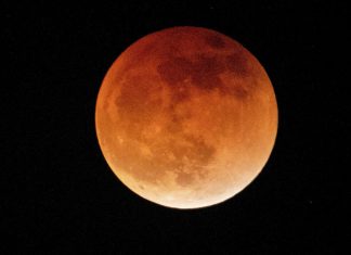 القمر يقترن بالمريخ في سماء مصر والوطن العربي صباح الغد… ظاهرة نادرة تشاهد بالعين المجردة القمر يقترن بالمريخ في سماء مصر والوطن العربي صباح الغد... ظاهرة نادرة تشاهد بالعين المجردة