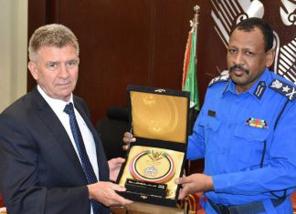الشرطة السودانية تبحث مع مسؤول أمني فرنسي التعاون المشترك الشرطة السودانية تبحث مع مسؤول أمني فرنسي التعاون المشترك