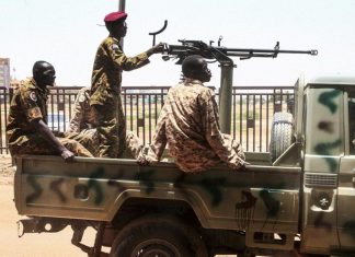 أطباء السودان: انتشار كثيف لقوات الانقلاب بالقرب من”منطقة الاعتصام” أطباء السودان: انتشار كثيف لقوات الانقلاب بالقرب من”منطقة الاعتصام”