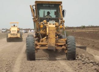 تدشين العمل في طريق أبروس -الكاملين تدشين العمل في طريق أبروس -الكاملين