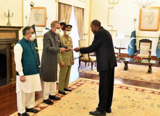 صالح محمد أحمد يقدم اوراق اعتماده سفيرا فوق العادة ومفوض الجمهورية السودان لدى باكستان صالح محمد أحمد يقدم اوراق اعتماده سفيرافوق العادةومفوضالجمهوريةالسودان لدى باكستان