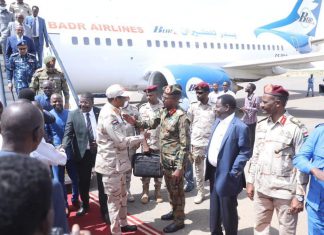 نائب رئيس مجلس السيادة يصل الفاشر لتخريج قوات حماية المدنيين نائب رئيس مجلس السيادة يصل الفاشر لتخريج قوات حماية المدنيين