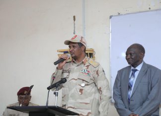 دقلو يلتقى فعاليات مدينة زالنجي ويدعو للمحافظة على النسيج الاجتماعي دقلو يلتقى فعاليات مدينة زالنجي ويدعو للمحافظة على النسيج الاجتماعي