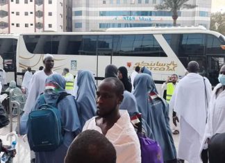 حجاج السودان يصعدون الي مني حجاج السودان يصعدون الي مني