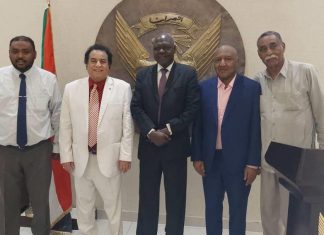 وزير الثقافة والإعلام يزور معرض تهارقة ملك الأرضين بباريس وزير الثقافة والإعلام يزور معرض تهارقة ملك الأرضين بباريس