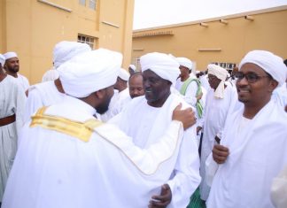 والي الخرطوم يؤدي صلاة العيد بشمبات والي الخرطوم يؤدي صلاة العيد بشمبات