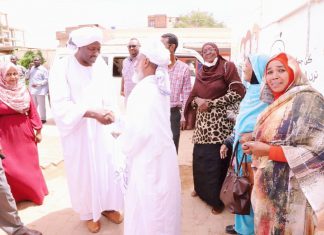 مدير عام التنمية الاجتماعية بالخرطوم يتفقد الدور الايوائية مدير عام التنميه الاجتماعيه بالخرطوم يتفقد الدور الايوائيه