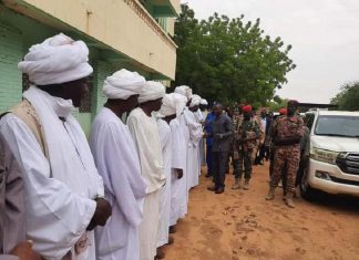 والي شمال دارفور يهنيء إدارة واساتذة جامعة الفاشر بالعيد والي شمال دارفور يهنيء إدارة واساتذة جامعة الفاشر بالعيد