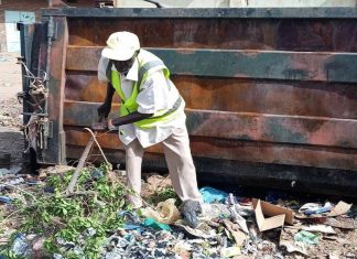 محلية شرق النيل تنفذ حملات الإصحاح البيئي خلال عطلة العيد محلية شرق النيل تنفذ حملات الإصحاح البيئي خلال عطلة العيد