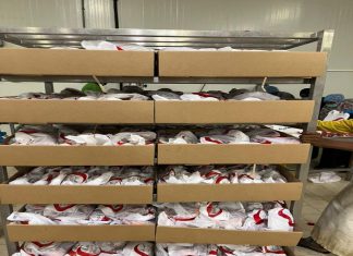 الهلال الأحمر الإماراتي يوزع الأضاحي في (6) ولايات الهلال الأحمر الإماراتي يوزع الأضاحي في (6) ولايات