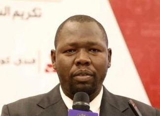 بالفيديو.. المقدم عبد الله سليمان يفتح نار الاتهامات على مدير شركة الموارد المعدنية بالاستيلاء على منجم ذهب بالفيديو.. المقدم شرطة عبد الله سليمان يفتح نار الاتهامات على مدير شركة الموارد المعدنية بالاستيلاء على منجم ذهب وأردول يتوعد : (النيّ يرجع النار.. أركز بس)