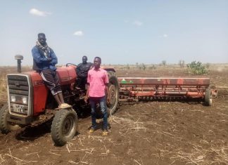 تواصل الجهود لحل ازمة توزيع جازولين الزراعة بالقضارف تواصل الجهود لحل ازمة توزيع جازولين الزراعة بالقضارف