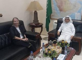 السفير السعودي يلتقي القائم بأعمال السفارة الامريكية بالخرطوم سفير خادم الحرمين الشريفين يلتقي القائم بأعمال السفارة الامريكية بالخرطوم