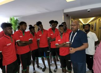 مجدي شمس الدين يزور منتخب الشباب بالمملكة مجدي شمس الدين يزور منتخب الشباب بالمملكة