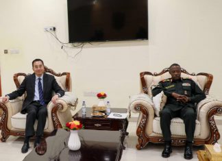 الأمين العام لمجلس السيادة الإنتقالي يلتقي السفير الصيني الأمين العام لمجلس السيادة الإنتقالي يلتقي السفير الصيني